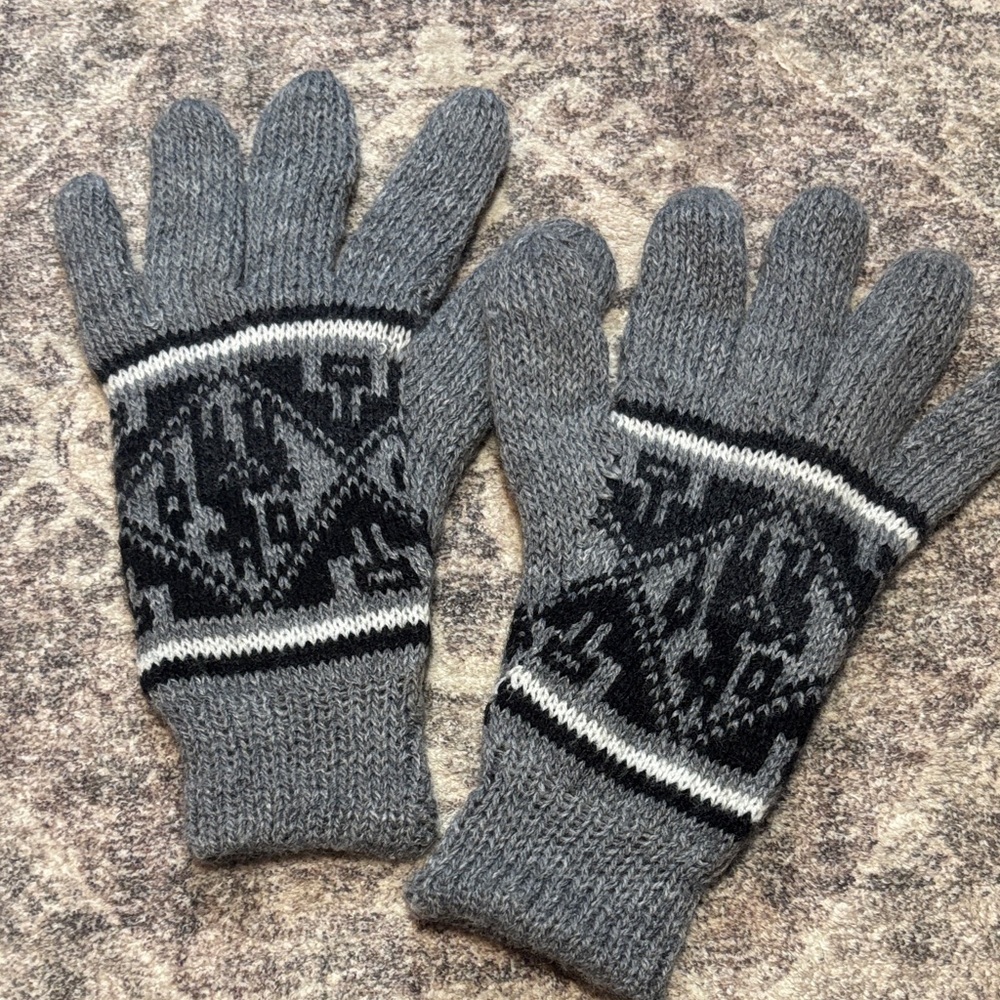 Hand-Made Men’s Gloves